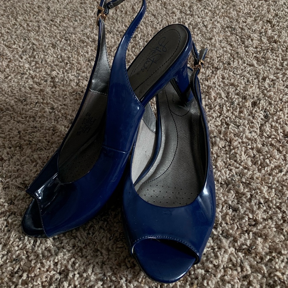 Life Stride Navy Blue High Heels